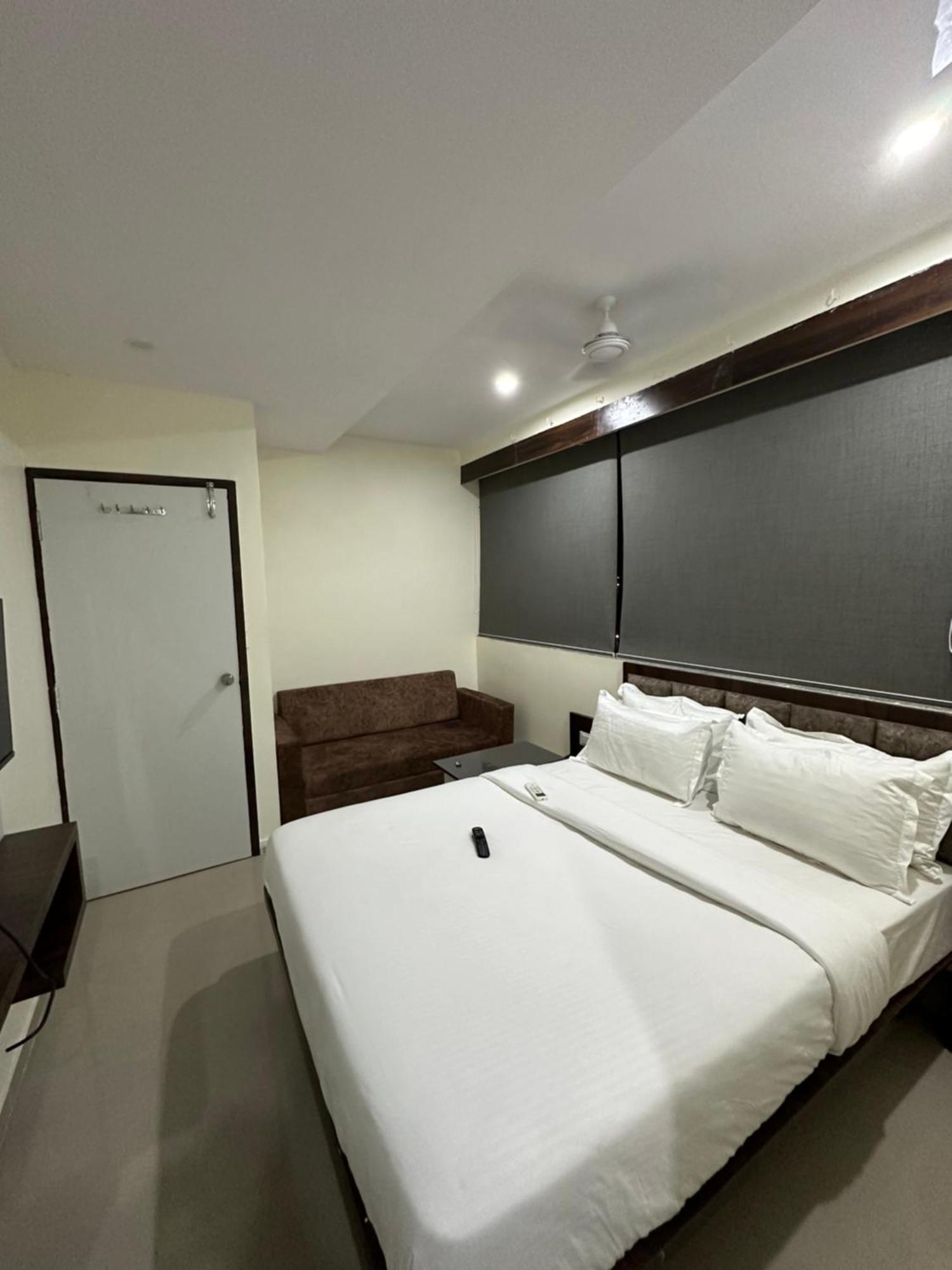 Hotel Golden View วาโดดารา ภายนอก รูปภาพ